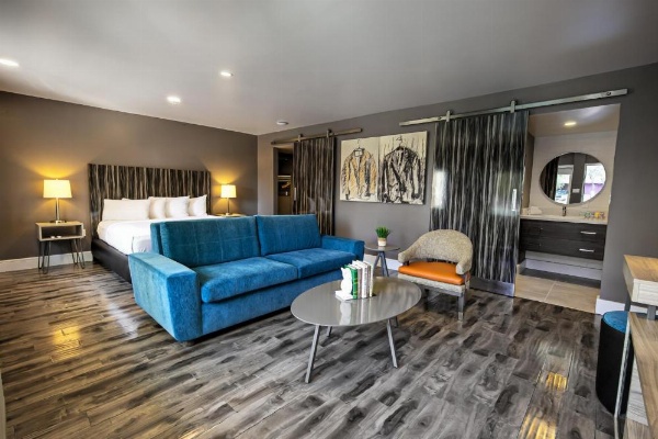 Oasis at Gold Spike - Adults Only image 10