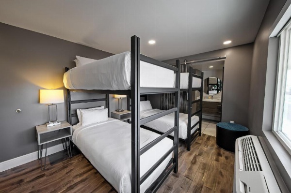 Oasis at Gold Spike - Adults Only image 14