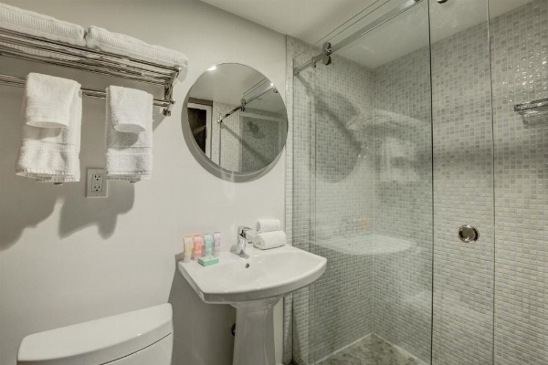 Oasis at Gold Spike - Adults Only image 19